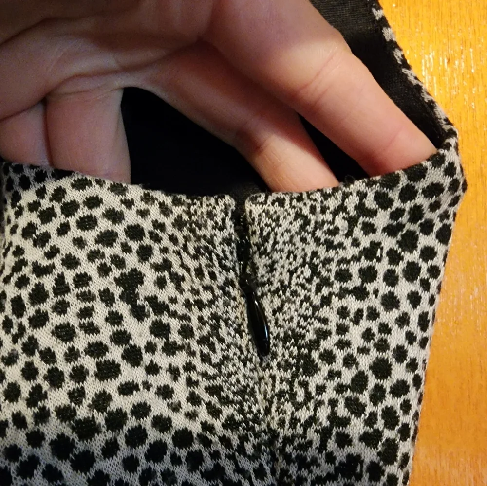 size 2 Nine West Animal Print Fitted Dress - Picture 3 of 8